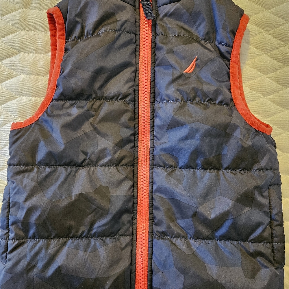 Nautica 18 month navy camoflouge quilted vest. EUC